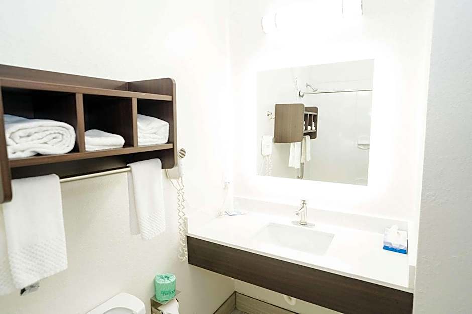 MainStay Suites Knoxville Airport