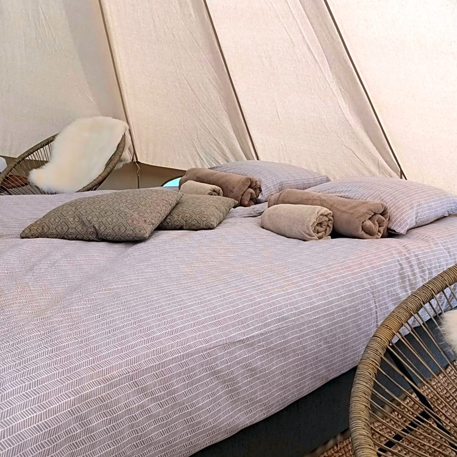 De Langenbrinck Eerlijk Heerlijk overnachten in blokhut en ingerichte tent
