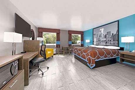 King Studio Suite - Non-Smoking