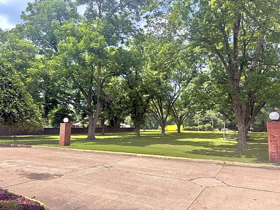Delta Inn West Helena US 49 AR