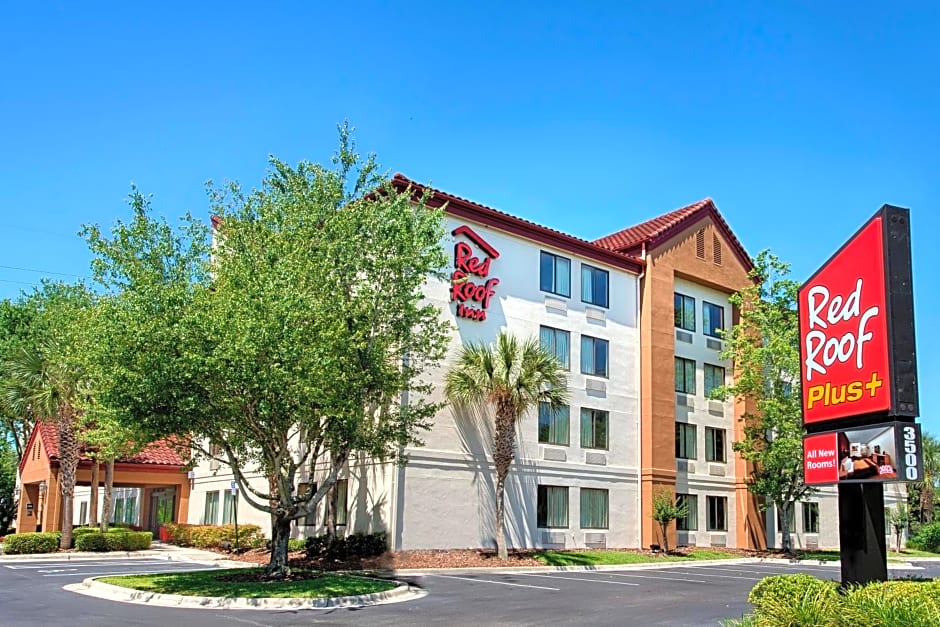 Red Roof Inn PLUS + Gainesville