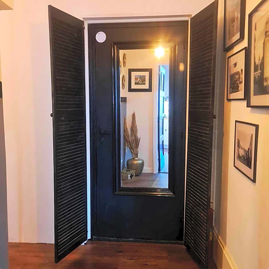 Feel at Home - Holiday Studio