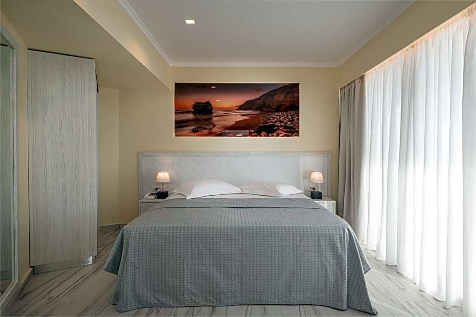 Alexandra Hotel&Apartments