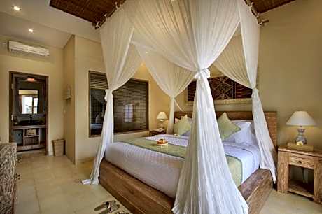 Early  Booker Hot Deal - Deluxe Double or Twin Room with Balcony