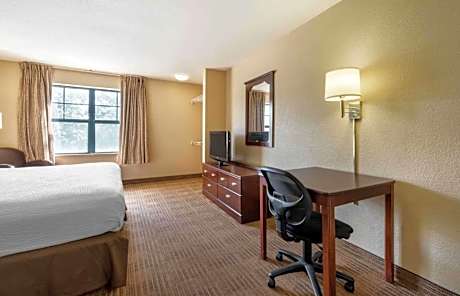 1 Queen Bed Efficiency Suite Nonsmoking Accessible