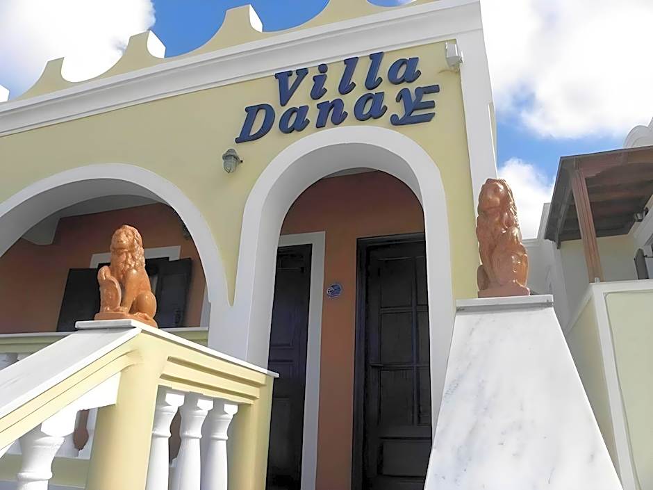 Infinity Suites & Dana Villas