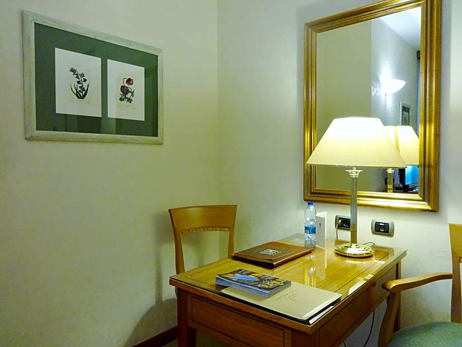 Hotel Excelsior Magenta