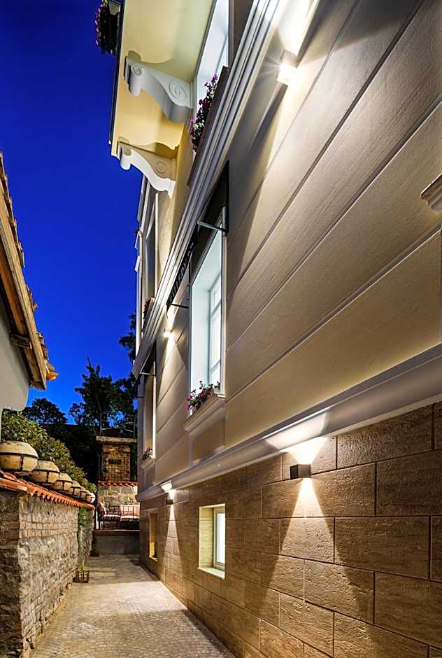 Gallery 37 Powered by ASTON