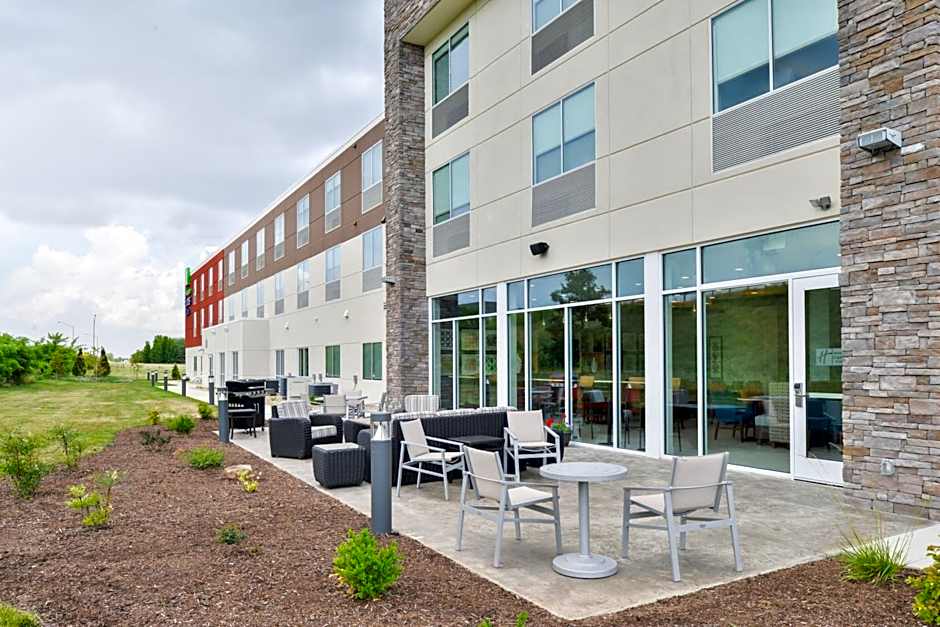 Holiday Inn Express & Suites Salem By IHG