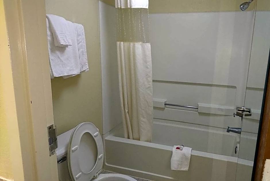 Quality Inn East