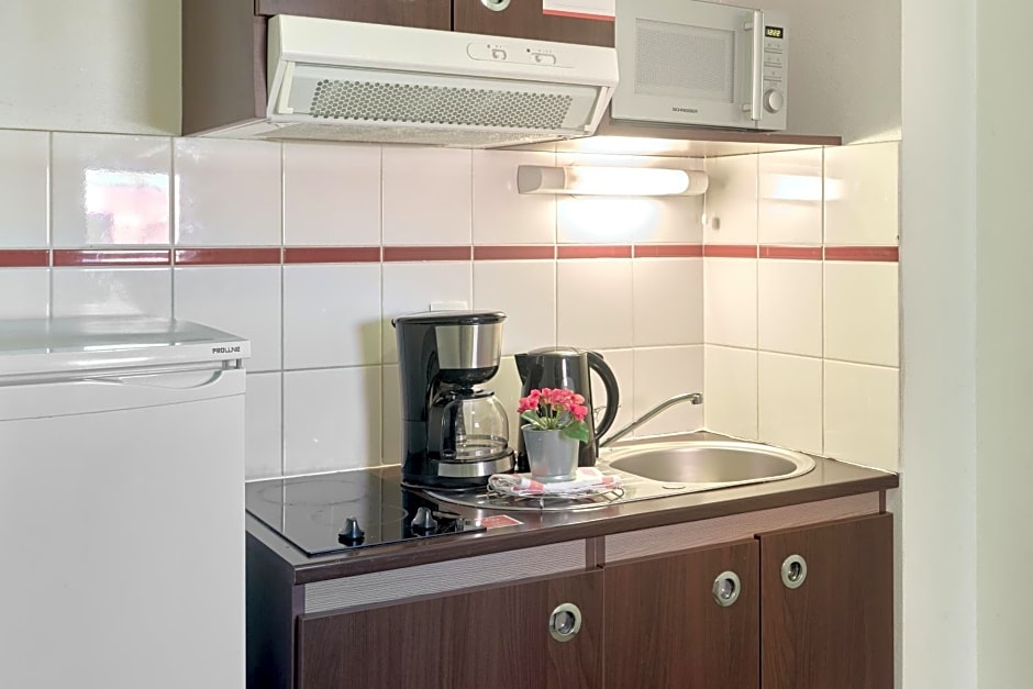 Comfort Aparthotel Versailles, St Cyr l'Ecole