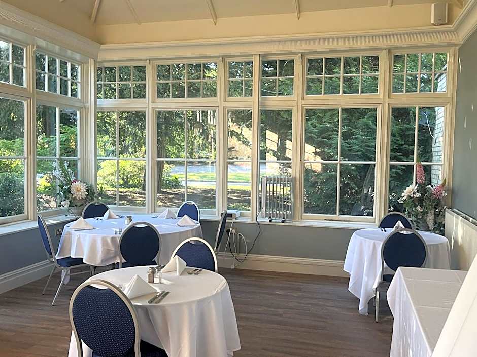 Woodland Manor Hotel