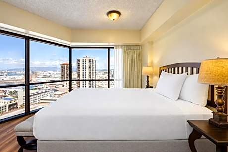 One-Bedroom Suite with Harbor/Ocean View