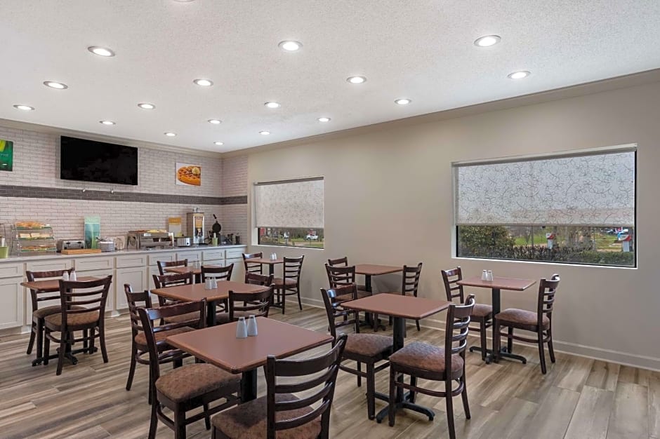 Quality Inn & Suites Pearl-Jackson
