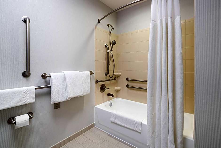 Courtyard by Marriott West Orange