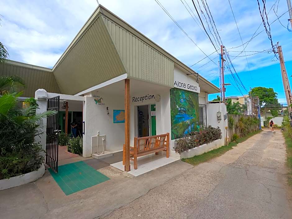 Alona Gecko Inn