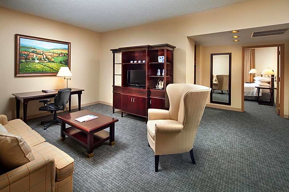 Anaheim Majestic Garden Hotel