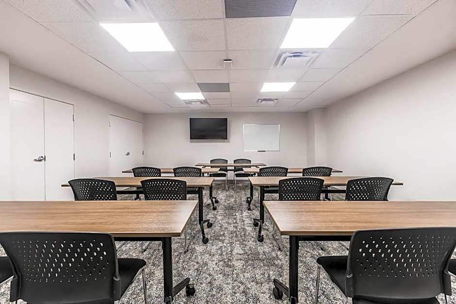 Staybridge Suites - Dawson Creek By IHG