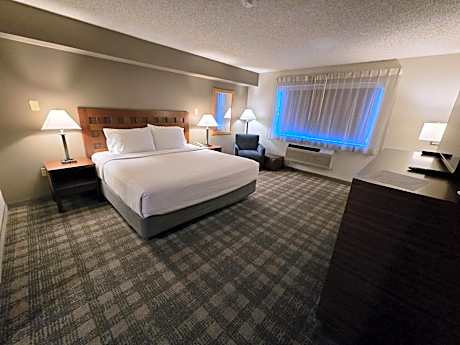 King Room with Roll-in Shower - Disability Access/Non-Smoking