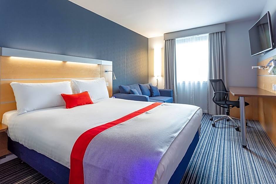 Holiday Inn Express Dunfermline By IHG