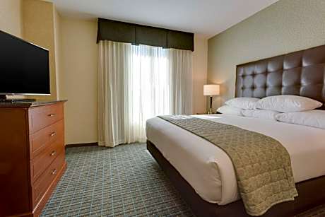 Deluxe King Meeting Room – Hearing Accessible, Tub
