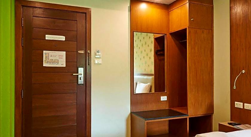 Phuket Ecozy Hotel