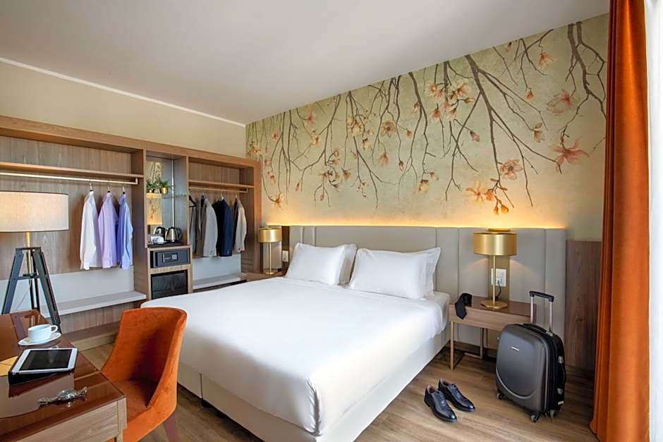 Photo 1 of 16 of 1 Double Bed or 2 Beds, Balcony