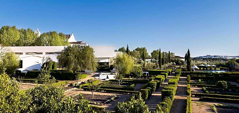 Convento do Espinheiro, Historic Hotel & Spa