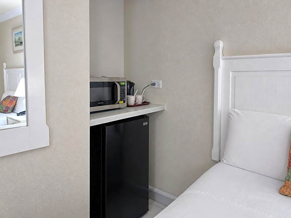 Sunbay Hotel- Daily Breakfast & Beach Access Included