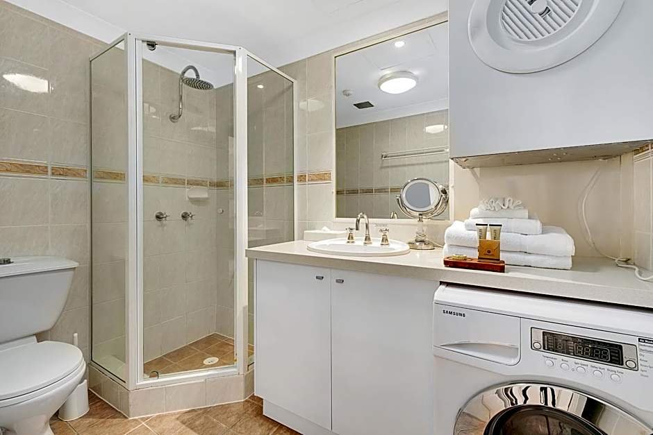 Manor Apartment Hotel