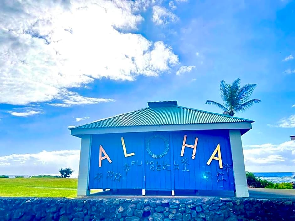 Charming 1 Bedroom Beach Condo Prime Location Great Value