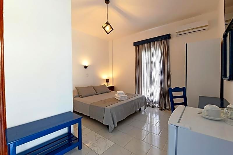 Lunar Santorini Hotel