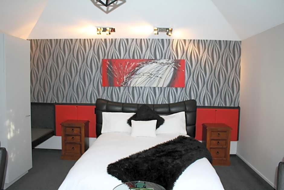 Birchwood Manor Motel