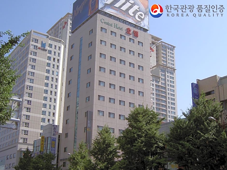 Central Hotel
