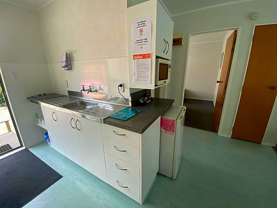 Opononi Lighthouse Motel