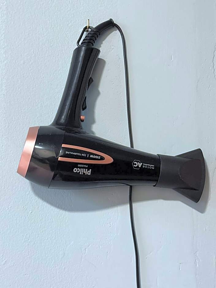 Studio com quarto e banheiro em frente ao Parque do Lago Acomoda até 2 pessoas 1 cama