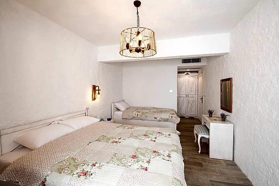 Monat Otel Alaçatı