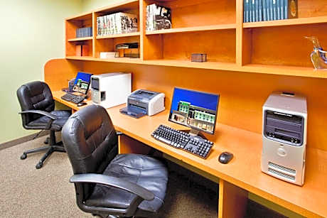 Holiday Inn Hotel & Suites Gateway By IHG