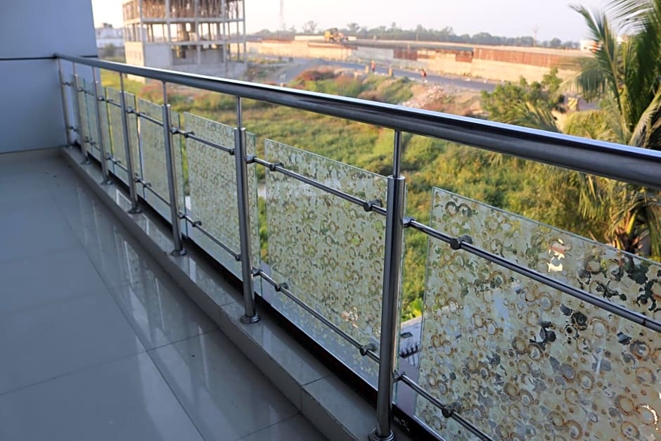 HOTEl VAISHNAVI HEIGHTS