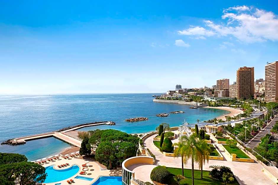 Le Meridien Beach Plaza