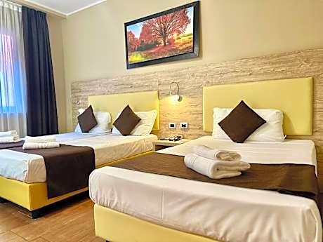 Triple Room with 3 Single Beds