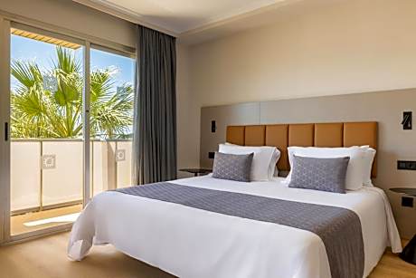 Superior Triple Room with Sea View