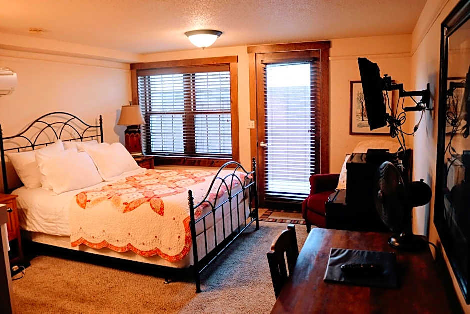 IOWA HOUSE AMES BED AND BREAKFAST