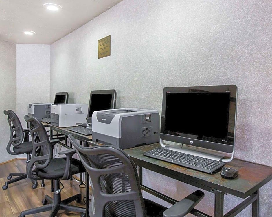 QUALITY INN VIEW OF LAKE POWELL - PAGE