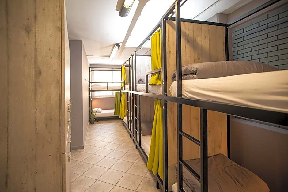 Bedway Athens Hostel