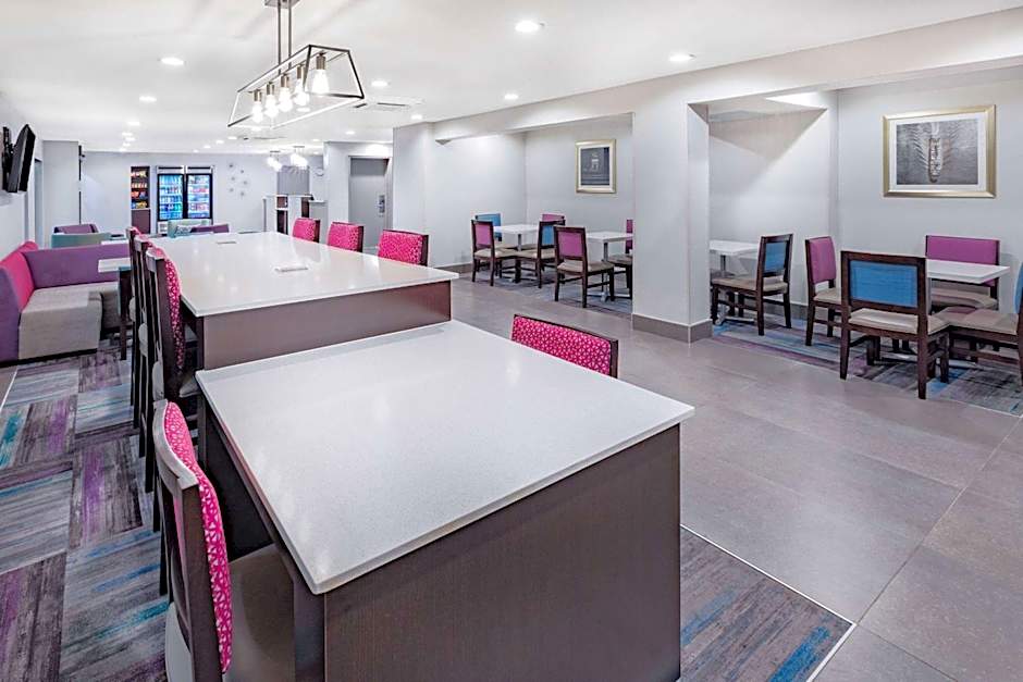 La Quinta Inn & Suites by Wyndham Houston Southwest