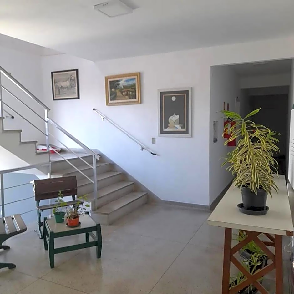 4 suítes privativas