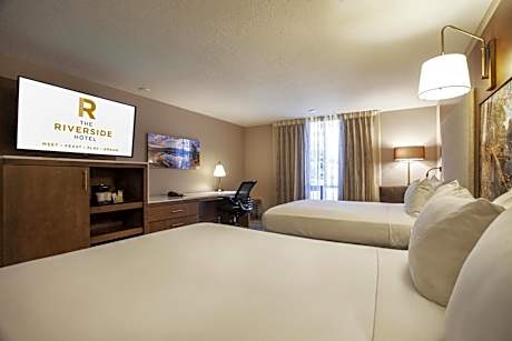 Queen Room with Two Queen Beds and Roll-In Shower - Disability Access/Non-Smoking