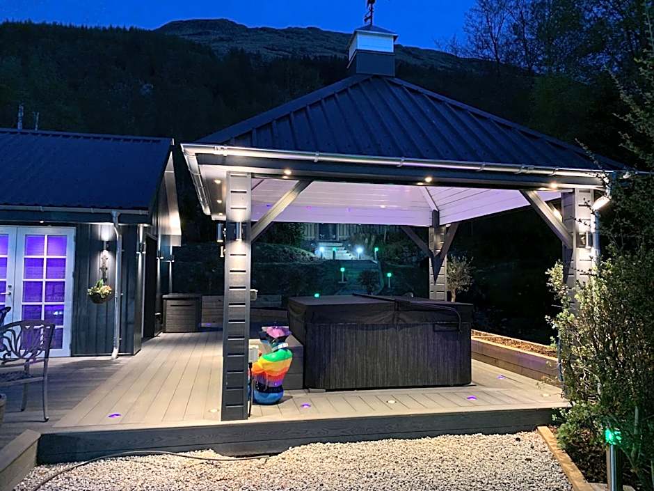 Little Fox Lodge Luxury Hideaway with Hot Tub Glencoe Near Fortwilliam