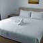 Peach Hill Hotel & Cafe